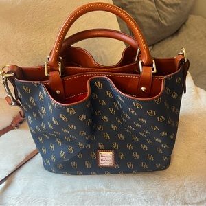Dooney & Bourke Gretta Small Brenna - Navy.